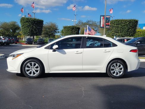 Used 2020 Toyota Corolla LE image 7