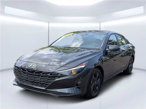 Used 2021 Hyundai Elantra SEL FWD image 9