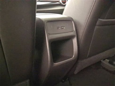 Used 2025 Chevrolet Trax RS w/ Sunroof Package image 19