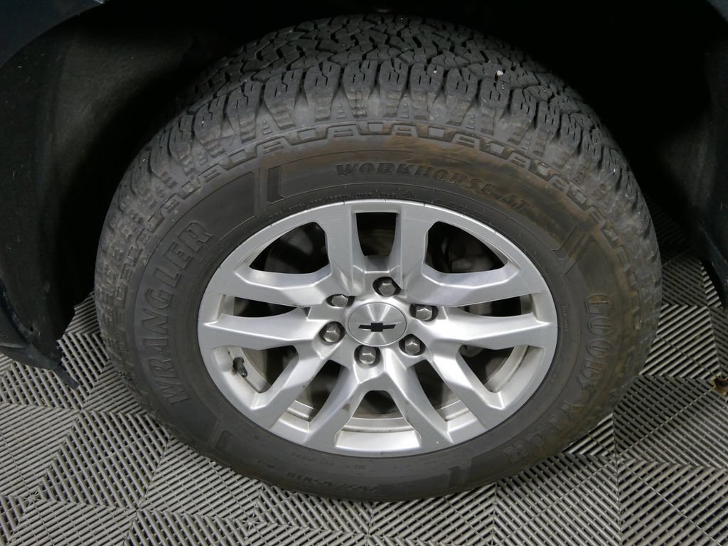 Used 2020 Chevrolet Silverado 1500 RST AWD/4WD image 9