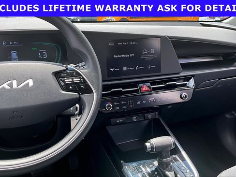 Used 2023 Kia Niro LX FWD image 6