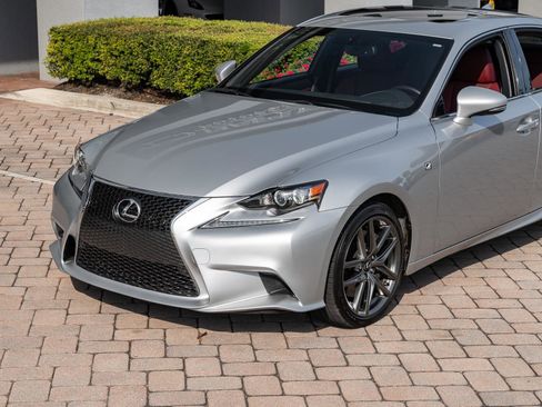 Used 2016 Lexus IS 200t image 5