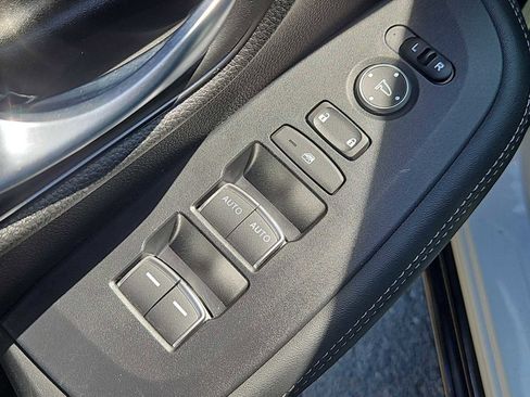 Used 2024 Honda HR-V EX-L image 13