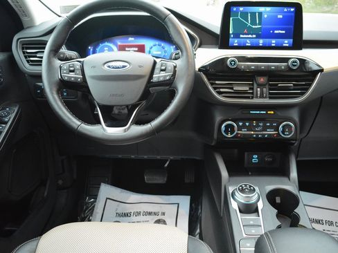 Used 2022 Ford Escape Titanium w/ Titanium Elite Package image 3