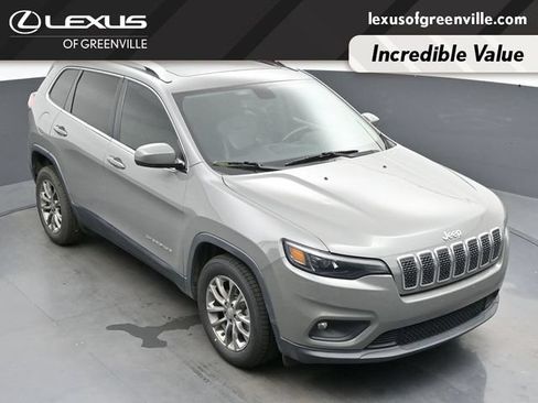 Used 2019 Jeep Cherokee Latitude Plus w/ Comfort/Convenience Group FWD image 18