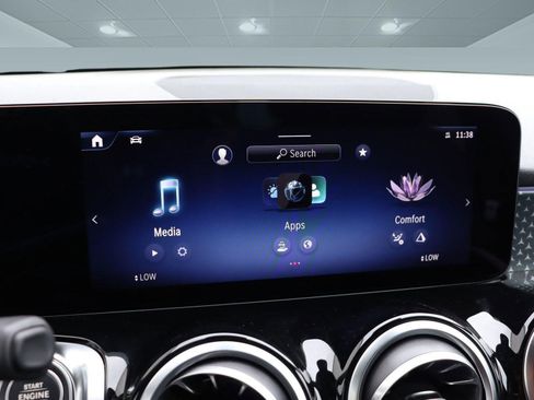 New 2025 Mercedes-Benz GLB 250 image 41