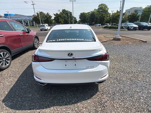 Used 2025 Lexus ES 350 w/ Premium Package FWD image 6