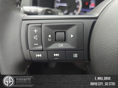 New 2025 Nissan Pathfinder SV w/ Black Appearance Package image 25