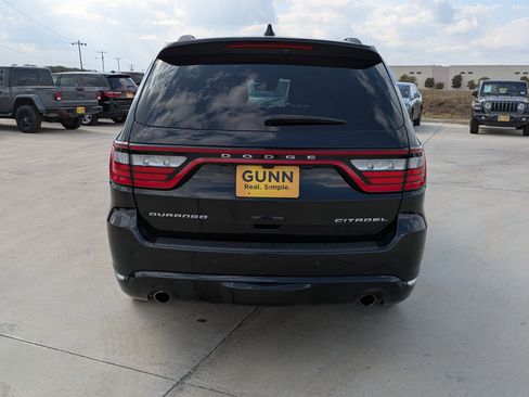 Certified 2022 Dodge Durango Citadel image 4