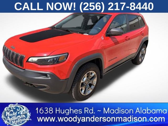 Used 2019 Jeep Cherokee Trailhawk AWD/4WD image 1