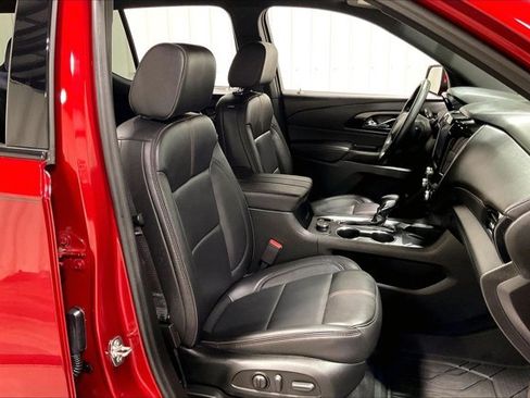 Used 2023 Chevrolet Traverse RS w/ LPO, Floor Liner Package AWD/4WD image 7