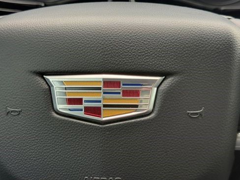 Used 2024 Cadillac XT6 Premium Luxury w/ Technology Package FWD image 6