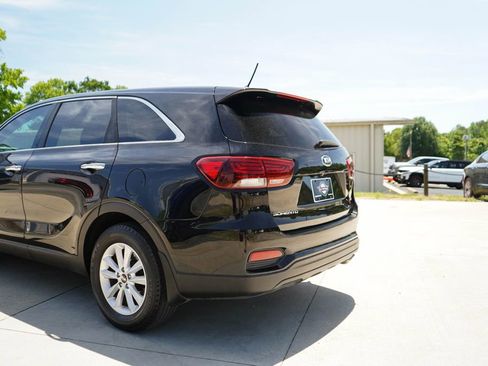 Used 2019 Kia Sorento L FWD image 21
