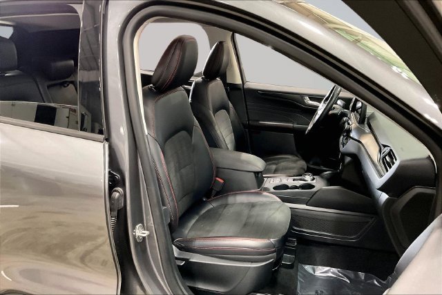 Used 2021 Ford Escape SEL w/ SEL Stealth AWD Package image 9