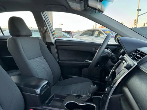 Used 2015 Toyota Camry LE FWD image 18