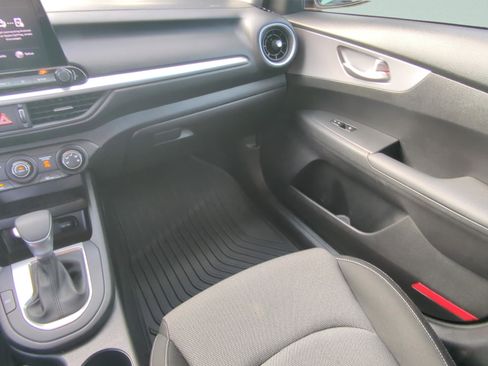 Used 2023 Kia Forte LXS w/ LXS Technology Package FWD image 13