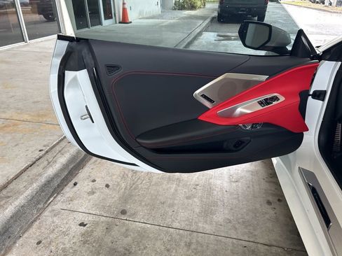 Used 2021 Chevrolet Corvette Stingray Preferred Cpe w/ Chrome Exterior Badge Package image 33