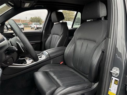 Used 2022 BMW X5 M50i w/ Premium Package image 25