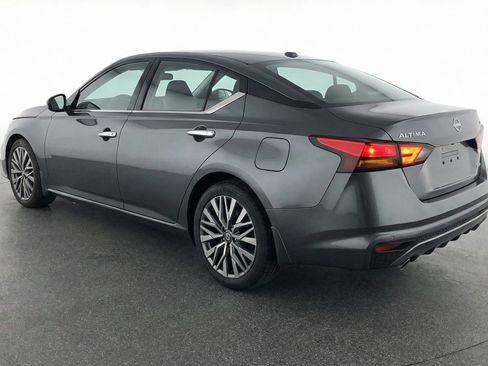 Used 2025 Nissan Altima 2.5 SV image 6