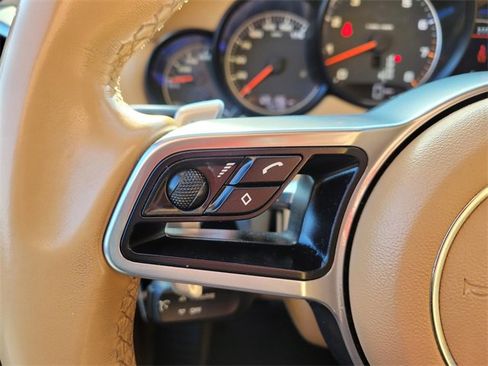 Used 2017 Porsche Cayenne Platinum Edition image 31