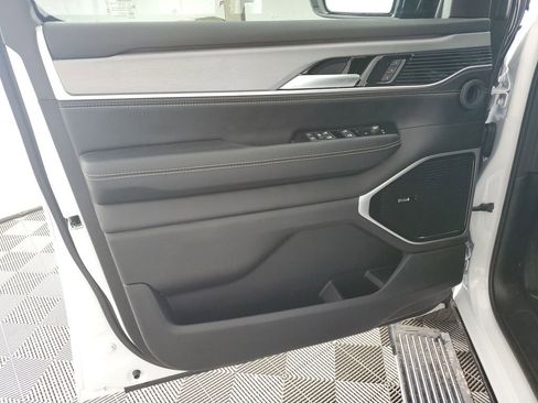 New 2026 Jeep Grand Wagoneer Limited image 30