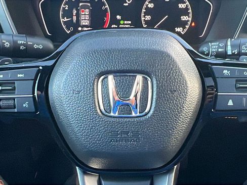 Certified 2025 Honda Pilot TrailSport image 32