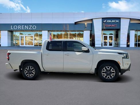 Used 2022 Nissan Frontier SV image 4