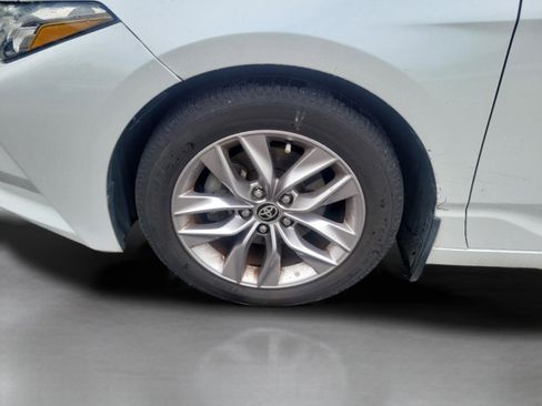 Used 2021 Toyota Avalon XLE w/ Moonroof Package FWD image 30