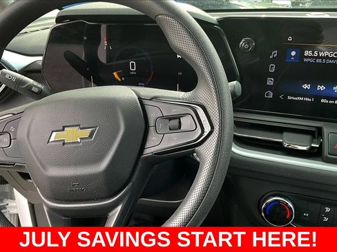Used 2024 Chevrolet TrailBlazer LS FWD image 15