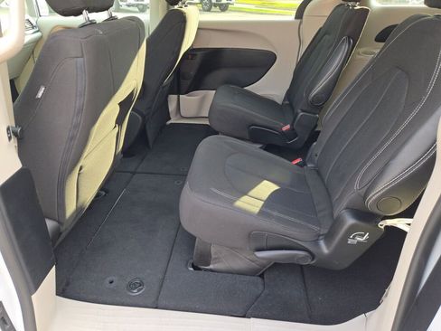 Used 2024 Chrysler Voyager LX FWD image 15