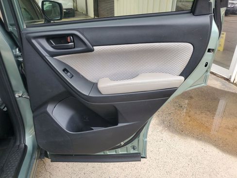 Used 2018 Subaru Forester 2.5i AWD/4WD image 15