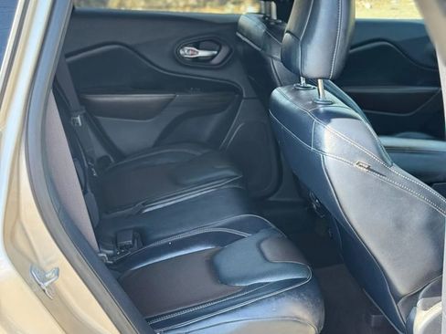 Used 2014 Jeep Cherokee Limited w/ Technology Group image 12