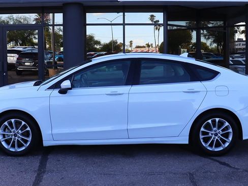 Used 2019 Ford Fusion SE FWD image 8