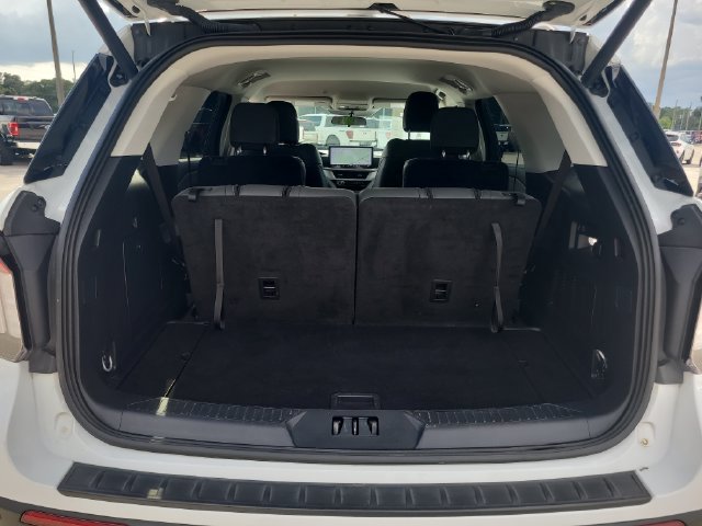 Used 2025 Ford Explorer Active w/ Active Comfort Package AWD/4WD image 11