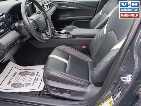 Used 2025 Toyota Camry SE FWD image 17