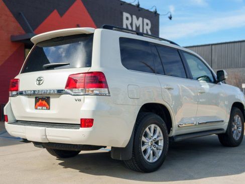 Used 2021 Toyota Land Cruiser image 5