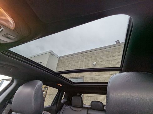 Used 2025 Jeep Compass Latitude w/ Sun & Sound Group image 36