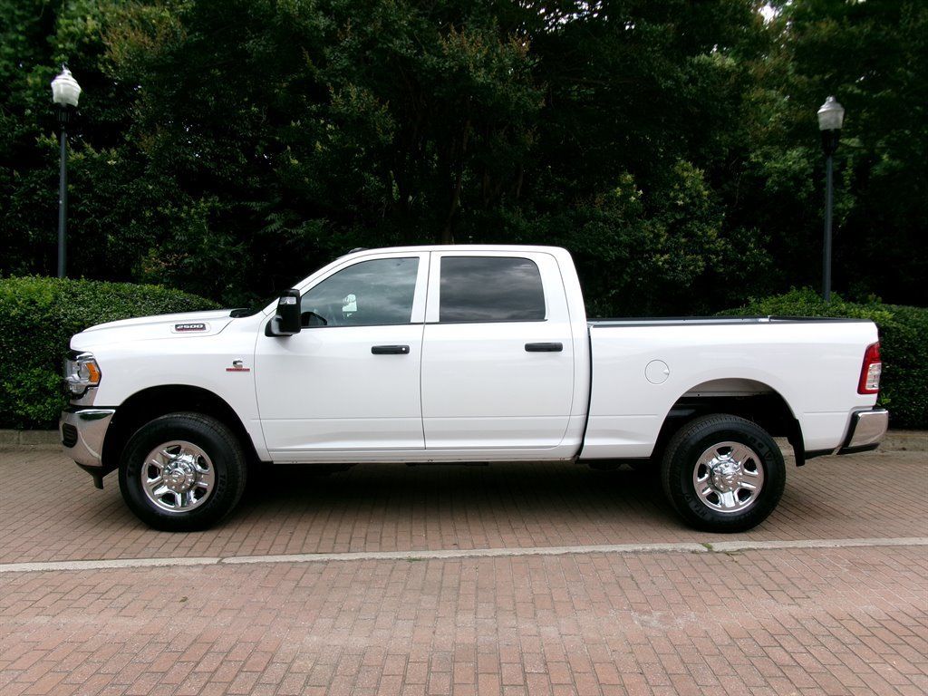Used 2024 RAM 2500 Tradesman w/ Chrome Appearance Group AWD/4WD image 8