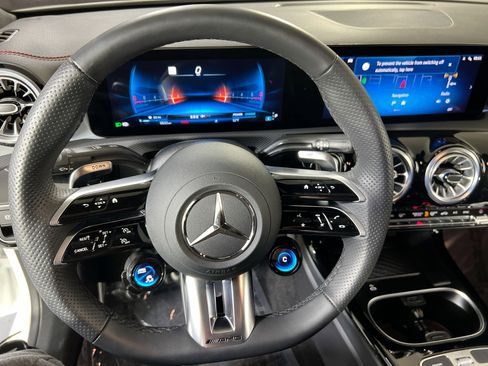 Used 2025 Mercedes-Benz CLA 35 AMG 4MATIC image 11