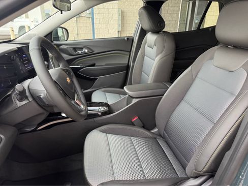 New 2026 Chevrolet Trax LT w/ Driver Confidence Package image 11
