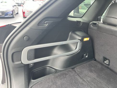 Used 2016 Jeep Cherokee Limited AWD/4WD image 34