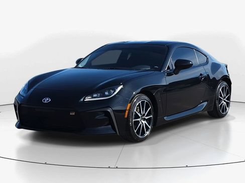 Used 2023 Toyota GR86 Base w/ ALL Weather Mat Package (TMS) image 9