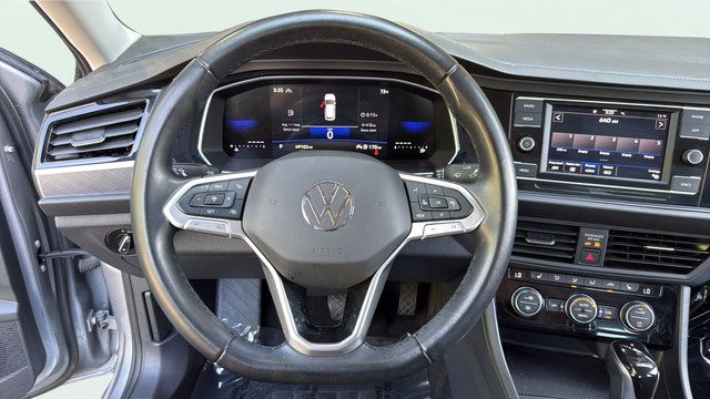 Used 2024 Volkswagen Jetta SE FWD image 16