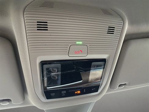 Used 2024 Volkswagen Atlas SE image 34