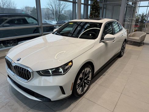 New 2026 BMW 530i xDrive xDrive w/ Premium Package image 3