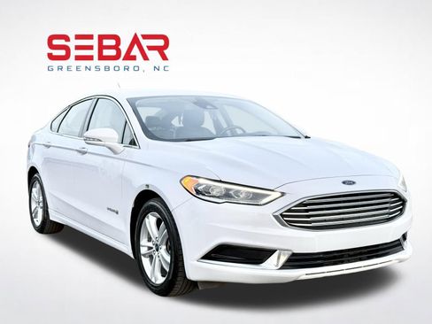 Used 2018 Ford Fusion SE w/ Equipment Group 602A image 3