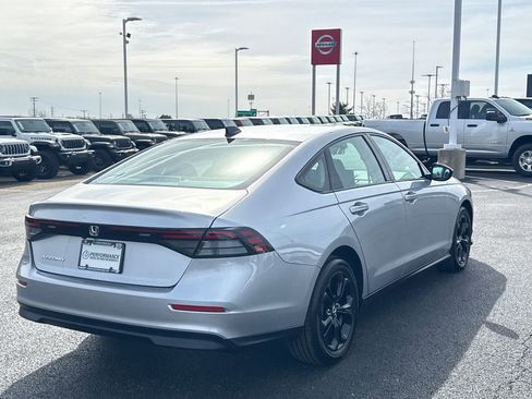 Used 2025 Honda Accord SE image 3