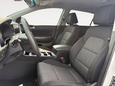 Used 2021 Kia Sportage LX AWD/4WD image 9