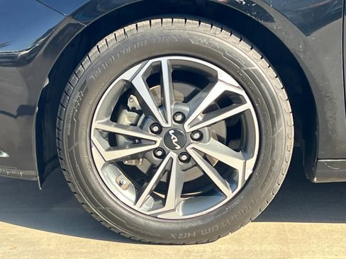 Used 2023 Kia Forte LXS w/ LXS Technology Package image 23