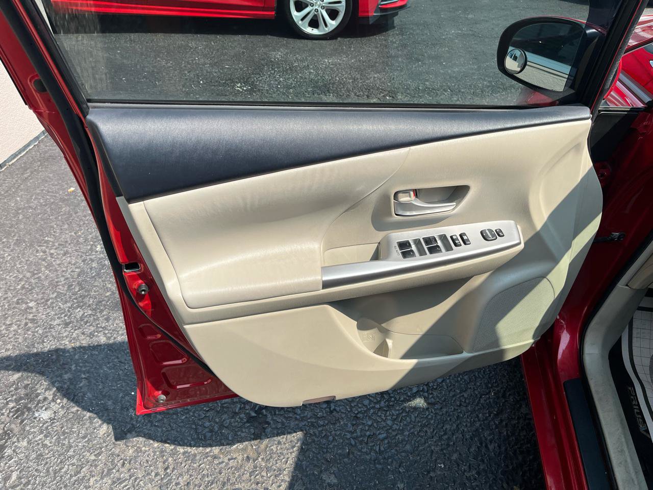 Used 2014 Toyota Prius V Five FWD image 25